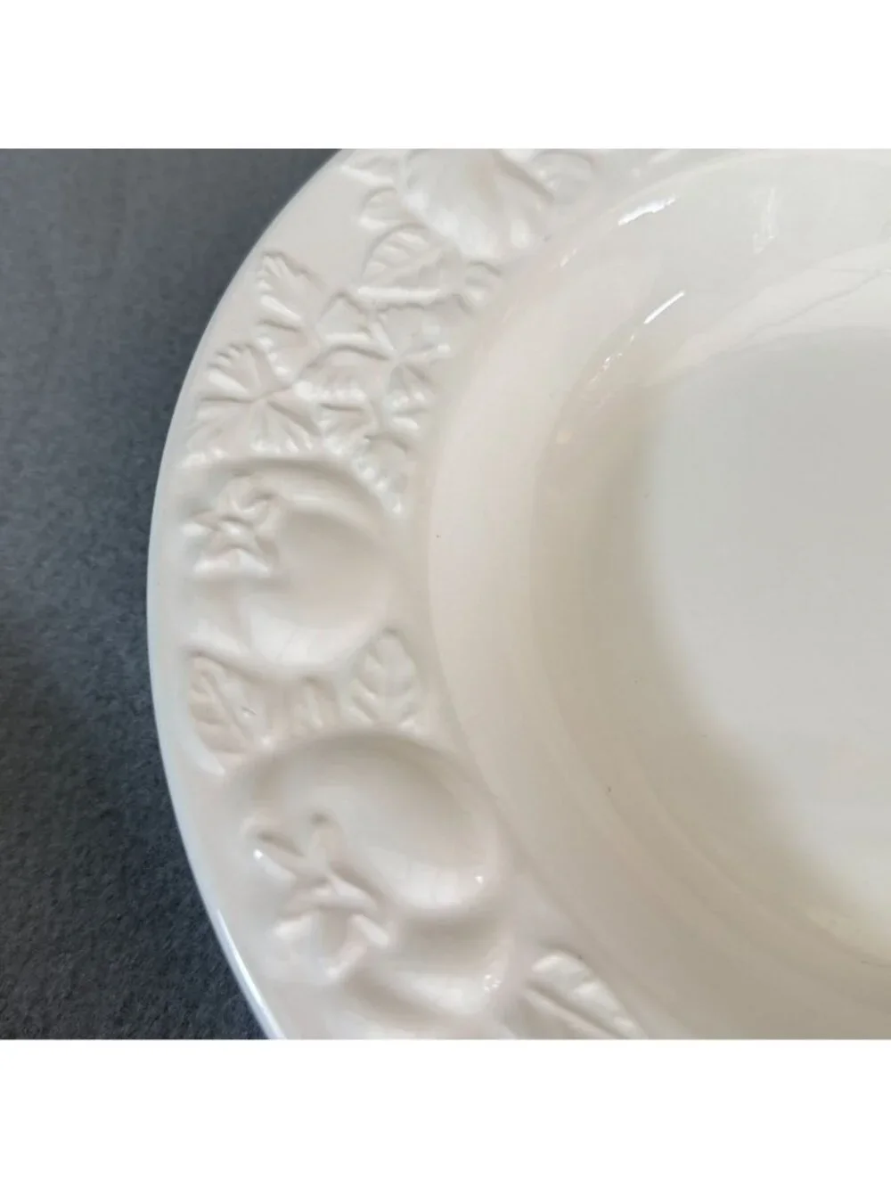 Vintage Over and Back Italy White Ceramic Pasta Soup Bowls Embossed Fruit Set of - Picture 9 of 12